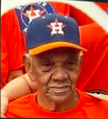 El director de Operaciones Ángel "Tito" Vázquez y el director de la zona de  Ponce, Paul Fourquet, dan apoyo a las labores de búsqueda en Villalba de  adulto mayor reportado desaparecido, por