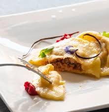 Ravioli con ripieno di ossobuco e risotto allo zafferano. Ravioli Ripieni Di Parmigiana Di Melanzane Ricette Saporie Saporie