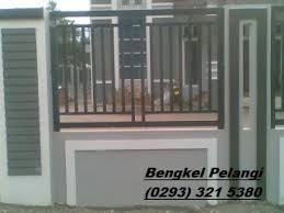 Jika anda memilih pagar tempa minimalis , pastikan dulu modelnya sesuai dengan selera dan budget anda karena setiap model pastilah harganya berbeda.adapun model pagar jenis ini sering digunakan dengan model rumah semi minimalis jadi akan sinkron dan nyambung dengan model rumahnya. Pagar Besi Minimalis Cahaya Pelangi Art Unique And Best Quality