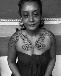 For sweet Purvi Sahu Thank you always fun to work with you 🤍 , Shoulder  done 4 years ago in Goa 🪔 , #artyeshta #custommade #customdesigntattoo  #tribalmade #womentribe #tribalpattern #tribalcoverup ...
