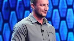 Premierul florin cîţu a cerut corpului său de control să investigheze situaţia de la apele române, în urma apariţiei în presă a unor informaţii privind angajarea unei tinere fără a avea cunoştinţe minime în. 2c W8z8uqoqwfm