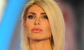 Tutto cappelli’s philosophy is to provide hair replacement systems that look natural, undetectable and are perfectly tailored to each individual client. Ilary Allenamento Bollente Totti Non Perde D Occhio La Moglie Forte Gelosia Per La Blasy Meteoweek