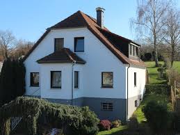 Kaufen von einem haus ist eine ideale lösung für alle, die einen sicheren job, genug einkommen und einen wunsch haben, lange am gleichen ort zu leben. Referenzen Brinkmann Immobilien