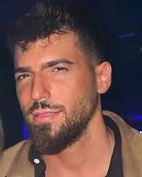 Mango smoothie recipe with yogurt and milk