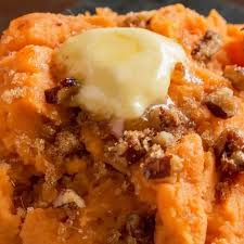 A typical southern thanksgiving dinner usually includes ham or turkey—sometimes both—along with cornbread dressing, sides, and spectacular desserts. The Best Thanksgiving Side Dishes To Try