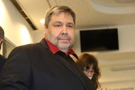 Třemi novými členy rady české televize byli zvoleni rozhlasový moderátor lubomír xaver veselý, ekonomka hana lipovská a novinář pavel matocha. Neoig4ic4eddem