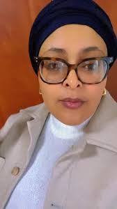 Amanda Deen's Instagram, Twitter & Facebook