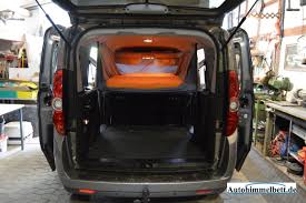 Schlafen Im Renault Bequem Im Auto Ubernachten Mit Auto Himmelbett De In 2020 Fiat Doblo Ford Transit Car Canopy