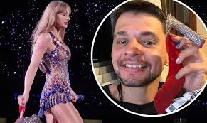 Taylor Swift broke the heel of her boot during the performance, the fan who  caught it is selling it