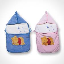 Bebeginizin Gelisimi Acisindan Siki Kundak Tavsiye Edilmez Ancak Anne Karnindaki Ortami Animsattigi Icin Hafifce Sarmaland Winnie The Pooh Bebek Uykusu Disney
