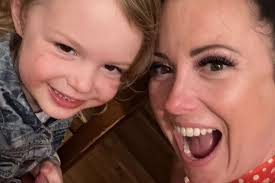 Mum left crying with laughter as daughter proudly shows off 'cakes' she's  made