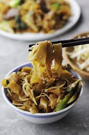 Beef Chow Fun Stir Fried Wide Rice Noodles Couple Eats Food Recipe Food Wide Rice Noodle Recipe Stir Fry