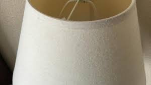 L Astuce Pour Nettoyer Un Abat Jour Facilement Lampes Cleaning Hacks Cleaning Et Home Decor