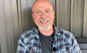 If you really enjoy listening to my songs can I get a huge yes(Philip paz.  ) loves y'all ❤️,I want a yes from my true lovers by using the send message  button