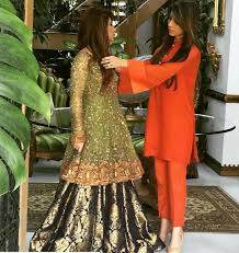 Pin By Hadia Zaighum On Lehnga For Mehndi Event Jamawar Dresses Fashion Dresses Pakistani Dresses