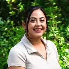 Dania Pineda's Instagram, Twitter & Facebook