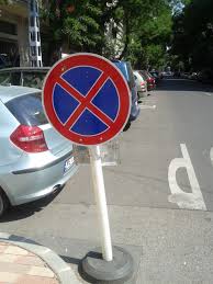 Orral előre lehet parkolni az úttestre merőleges irányban, fordítva már nem ? Felrevezeto Tablak Parkolas Vagy Kaosz Jarokelo Hu Ha Megosztod Megoldod Jarokelo Hu