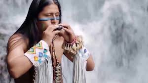 Az Alabbiakban Bemutatott Dal A Legszebb Es A Legnagyobb Nyugalmat Araszto Dalok Egyike Szer Native American Music Native American Flute Native American Songs