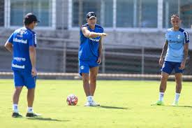 A vitória de ontem foi um baita presente para comemorar os 2 anos no comando do tricolor. Esportes Gremio Pode Colocar Titulares Em Campo Hoje Contra O Juventude