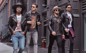 How to rock 90's fashion 90's fashion inspiration will make you feel so nostalgic. 90s Fashion For Men How To Wear 90s Outfits For Guys