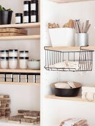 Ein offenes regal ist nur ein schöner anblick, wenn darin dekorative gegenstände stehen und alles ordentlich eingeräumt ist. Diy Bucherregal Umbauen Aufwerten Statt Neu Kaufen