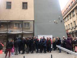 Arts & entertainment, community organization. CoadÄ La Impozite In TimiÈoara IntrÄ Cate 20 De Oameni In ClÄdire Èi Trebuie SÄ Stea La Un Metru DistanÈÄ Tion