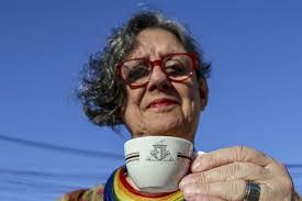 Alice Oliveira's Instagram, Twitter & Facebook