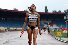 Formada no núcleo de atletismo de cucujães, cátia azevedo corre, há 13 anos, pelo sporting, clube pelo qual se sagrou, recentemente, tetra campeã nos 400 metros de pista coberta de atletismo. Sporting Cp Modalidades S Tweet Fim De Semana Com Muito Atletismo Com Destaque Para A Presenca Da Catia Azevedo Vera Barbosa E Dorothe Evora Na World Athletics Relays Consulta Na Agenda Todas