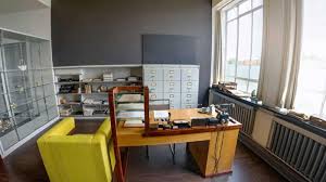 Design schreibtisch fast trade hochglanz weiss. Lotte Am Bauhaus Wer Ist Wer