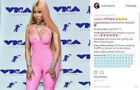 Or dangerously intelligent nicki minaj is looking so hot in her pink latex bodysuit while walking the carpet at the 2017 mtv video music awards held at the she wears a latex outfit. Drake Low Key Turns Nicki Minaj S Vmas Wardrobe Malfunction Into Thing Of Beauty Drake Thought The Whole Camel Toe Incident Was Hysterical Sohh Com