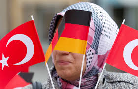تركیا جمھوریة برلمانیة تقع في آسیا الغربیة وتتضمن أیضاً جزءاً من الجانب الأوروبي (الجزء الشرقي من تراقیا). Ø§Ù„Ø³ÙÙŠØ± Ø§Ù„Ø£Ù„Ù…Ø§Ù†ÙŠ ÙÙŠ Ø£Ù†Ù‚Ø±Ø© Ø£Ù„Ù…Ø§Ù†ÙŠØ§ Ø¯ÙˆÙ„Ø© Ù‚ÙˆÙŠØ© Ù…Ø«Ù„ ØªØ±ÙƒÙŠØ§ ÙˆÙƒØ§Ù„Ø© Ø£Ù†Ø¨Ø§Ø¡ ØªØ±ÙƒÙŠØ§