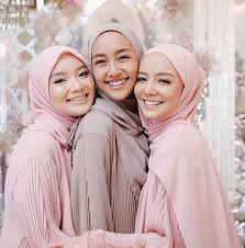 Kita doakan mira dan suami samawa aamiin yra. Walau Syurga Bawah Tapak Kaki Suami Lepas Kahwin Ibu Tetap Kena Jaga Mira Filzah Buah Hati Faizatul Akmar Nona