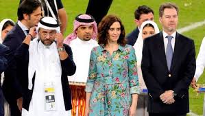 Isabel díaz ayuso nació en madrid y en octubre de este año cumplirá los 43 años, aspectos de su vida que no muchos conocen, a pesar de copar muchas de las portadas y secciones. Isabel Diaz Ayuso Macarrismo Opinion El Pais