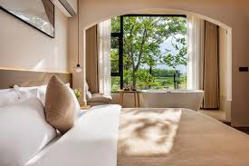 住進「姣韻軒」別墅，拍一組電影感旅拍大片｜Trip.com 大理市