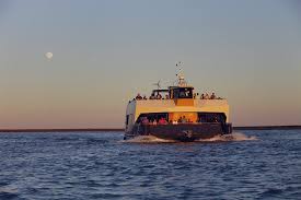A ilha possui também um farol. Ilha Deserta Algarve Ferry Boat Tours Experiences Book Yours Here