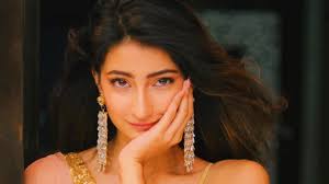 Shweta Tiwari S Daughter Palak Tiwari All Set To Make Her Tv Debut Television News Presenting the song katto gilehri from the bollywood movie miley naa miley hum, starring chirag. shweta tiwari s daughter palak tiwari