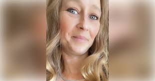 Lynn Lachance's Instagram, Twitter & Facebook