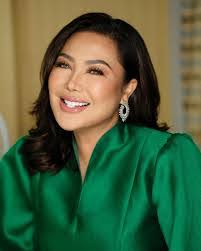 Elisha Mann's Instagram, Twitter & Facebook