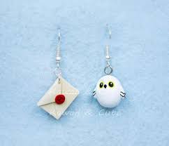 Boucles D Oreilles Hedwig Et Lettre De Par Kawaiiandcute2008 Boucles D Oreilles Harry Potter Harry Potter Hedwig Harry Potter Bricolage
