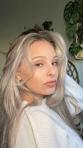 Final touches with @gisou for a glossy night out (gifted by Gisou), Thank  you to Gisou for gifting me their new “Honey Gloss & Go Duo”. I’ve been  using their hair oil for a few years to add ...