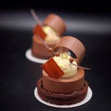 5 865 Mentions J Aime 29 Commentaires Antonio Bachour Antonio Bachour Sur Instagram Jivara Milk Chocolate Na Desserts Fancy Desserts Gourmet Desserts