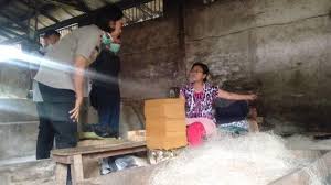 Satuan narkoba polres kulonprogo menggerebek sebuah pabrik mi yang memproduksi 400 hingga 500 kilogram per hari menggunakan campuran boraks setelah. Pabrik Mie Berkaporit Di Banyuasin Www Metrotvnews Com
