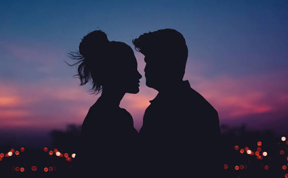 How to tell the difference between women's fiction and romance novels