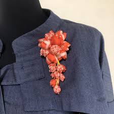 corsage brooch