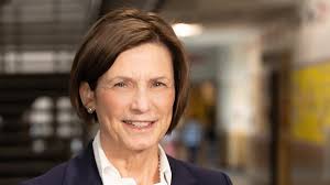 Turnover at the top: Nearly a third of Oregon school superintendents are in  first or second year