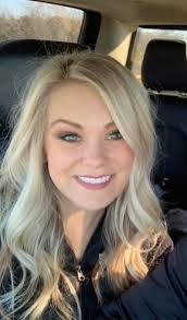 Tami Rowland's Instagram, Twitter & Facebook