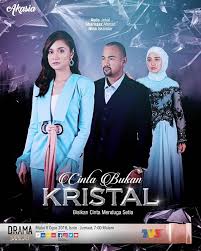 Zarul meminta farhan sepupunya menyamar sebagai dirinya untuk membalas kiriman cinta nisha. Tonton Andainya Takdir Full Episode