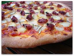 Pizza Pommes De Terre Saucisse De Toulouse Recettes De Cuisine Pizza Pomme De Terre Cuisine
