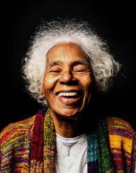 Conheça 50 incríveis cantoras brasileiras na história da música