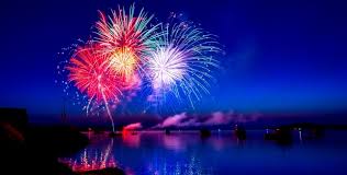 Par un arrêté du maire toute personne ne venant pas participer au bouquet final ,ce verra condamné à une. Les Feux D Artifice De L Ete En Charente Maritime En Aout Charente Et Charente Maritime